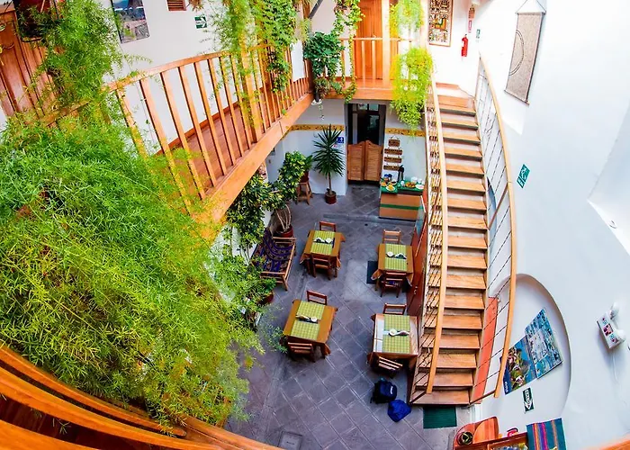 Inn El Grial